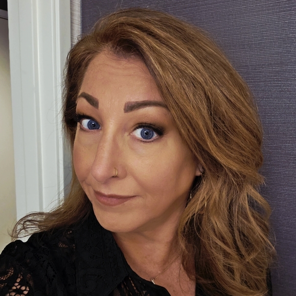 Meet your Posher, Wendy - Picture 1 of 1